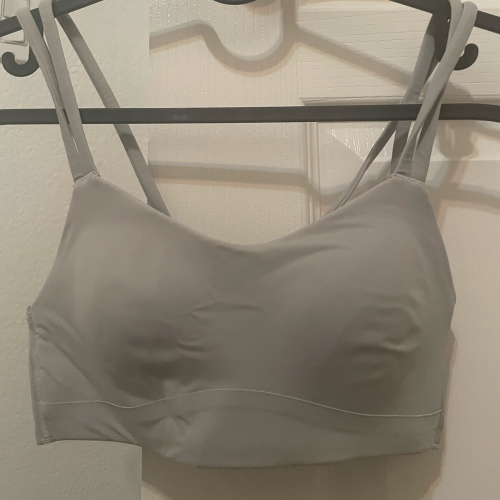 Lululemon like a cloud bra